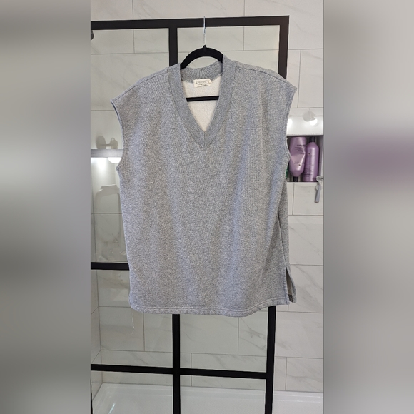 Preloved Rose vest - Picture 3 of 5